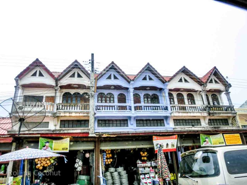 Houses Street Vientiane Laos Rolling Coconut Ooaworld Photo Ooaworld