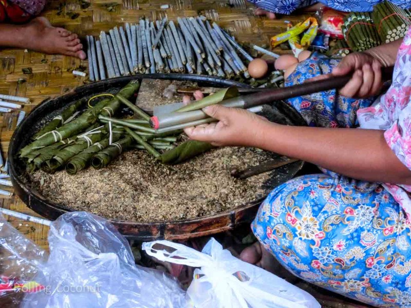 Cigars Rolling, Inle Lake, Myanmar, ooaworld Rolling Coconut Photo Ooaworld