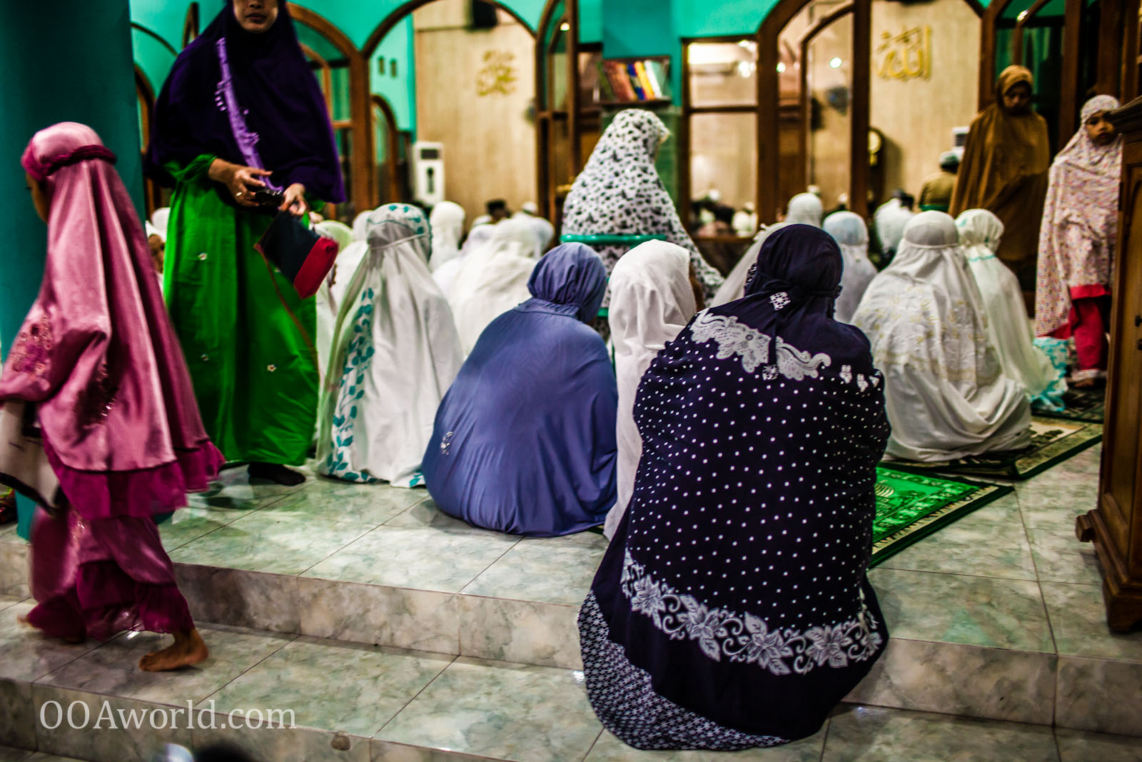 Photo Generations of Women at the Mosque Ooaworld