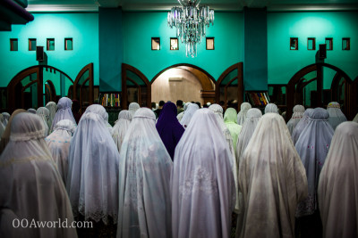 Photo Muslim Women Morning Prayer Mosque Ooaworld