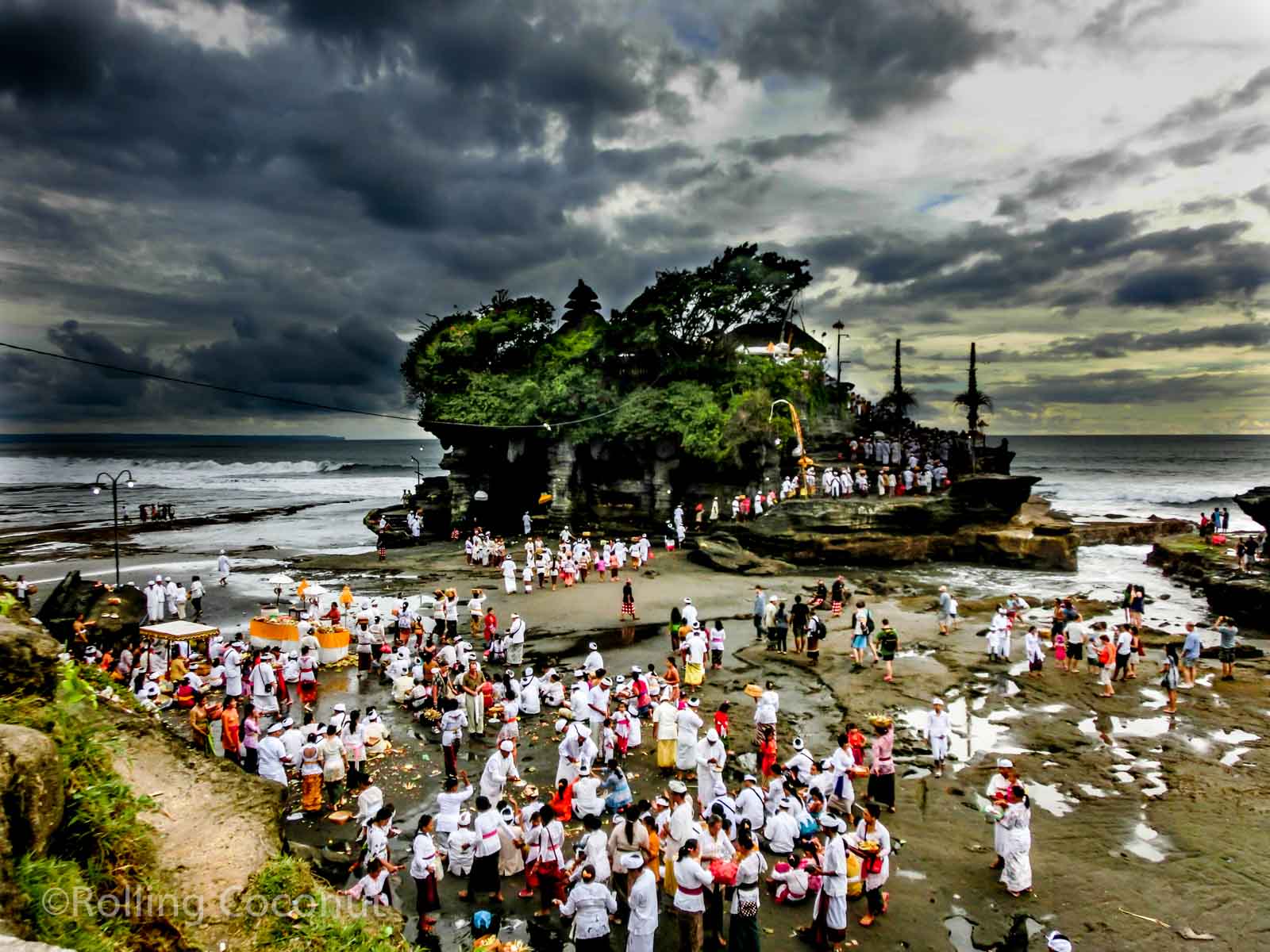 Tanah Lot Landscape Bali Indonesia photo Ooaworld