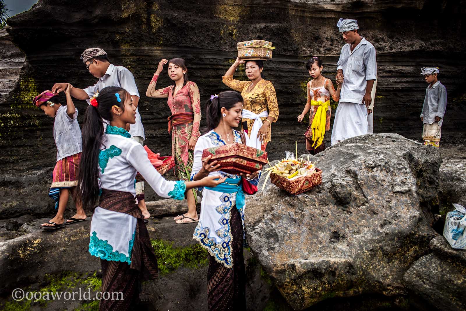 Tanah Lot Bali Temple Timelapse Video, Indonesia, HD - OOAsia OOAworld
