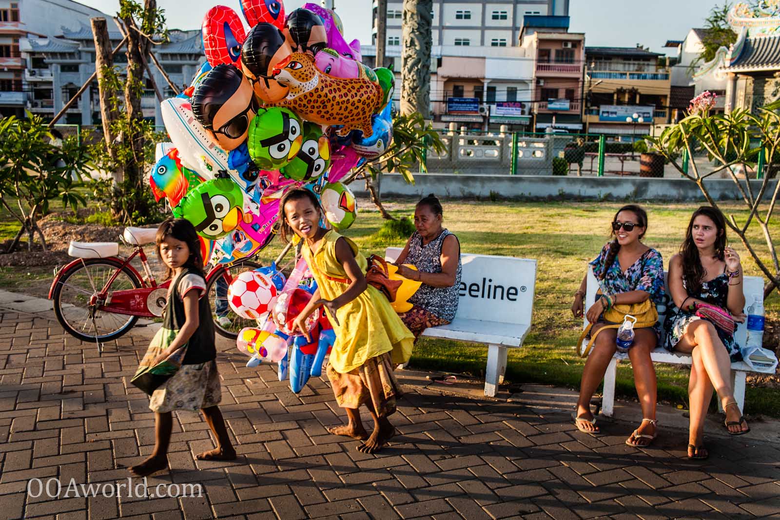 Video Interviews Vientiane Balloons Beggars Tourists Vientiane Laos Photo Ooaworld