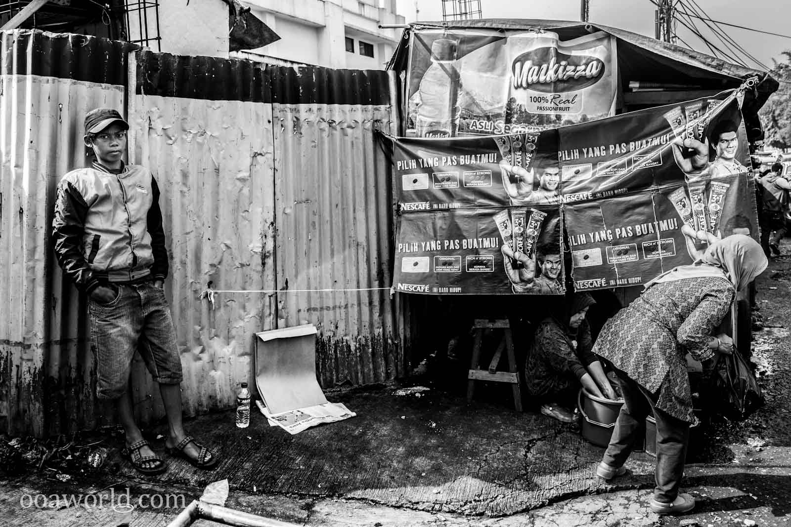 Teenage Boy Mother Indonesia Photo Ooaworld