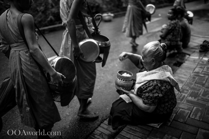Tak Bat Luang Prabang Photo Ooaworld