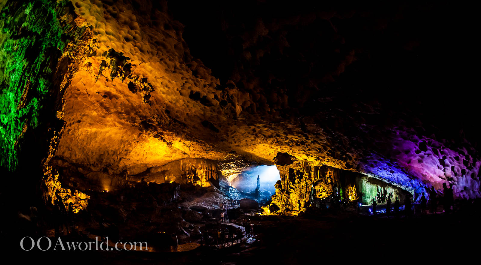 Ha Long Bay Sung Sot Cave Vietnam Photo Ooaworld