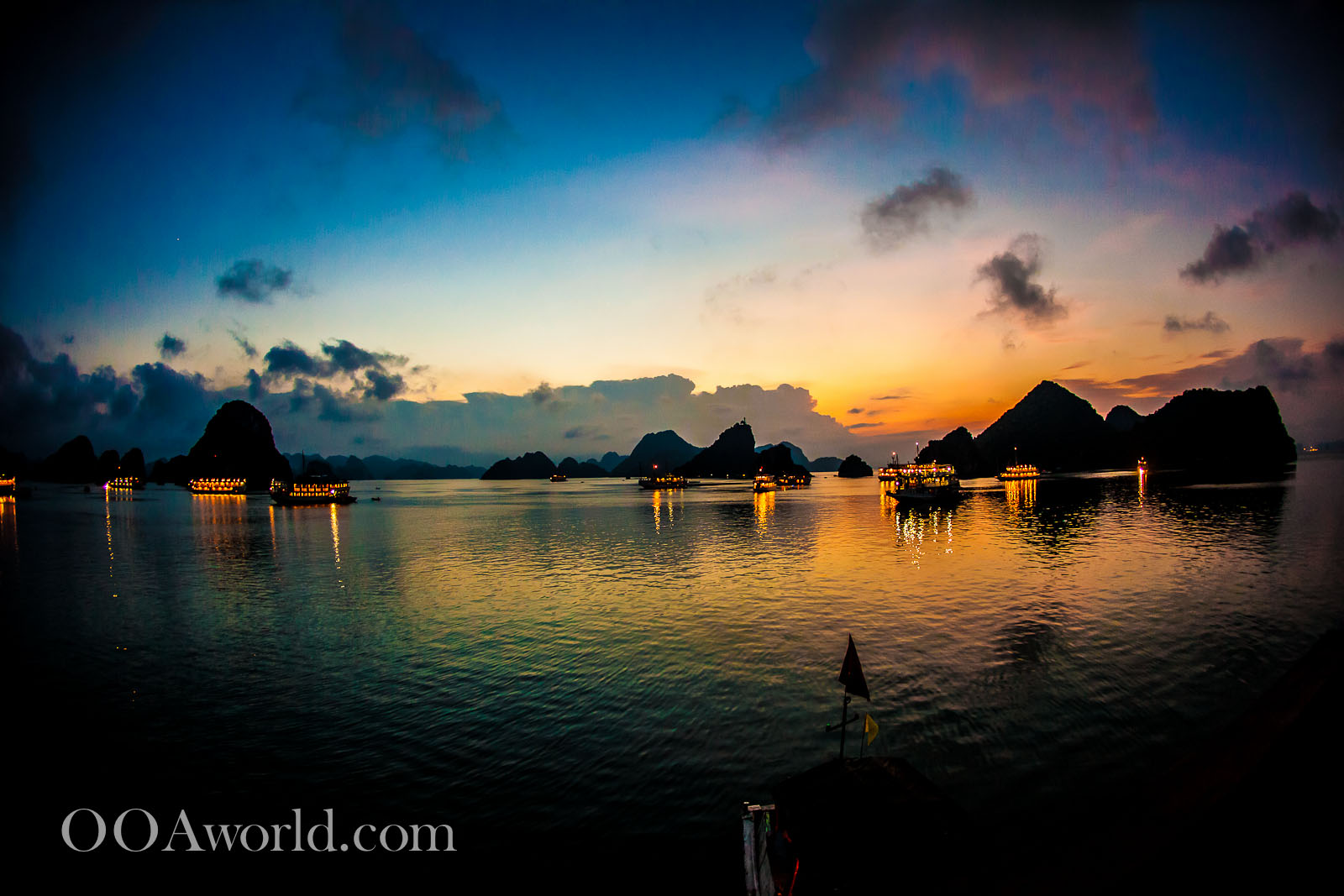 Halong Bay Vietnam Photos Sunset Ooaworld