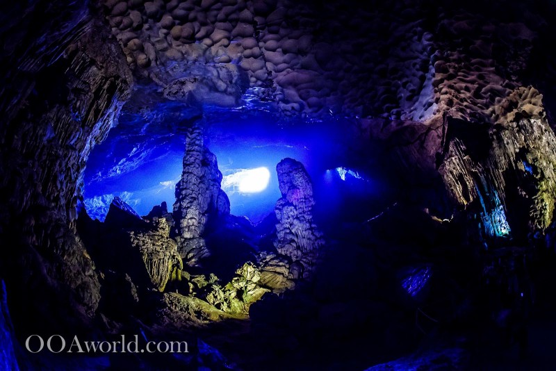 Halong Bay Sung Sot Cave Photo Ooaworld