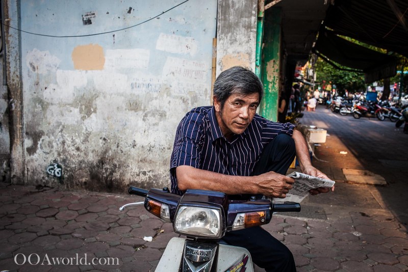 Reading Moped Vietnam Photo Ooaworld