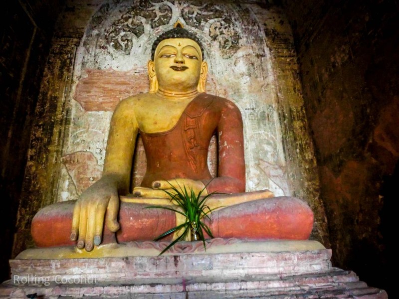 Shin Mahtee Temple Budhha Statue Bagan Myanmar Ooaworld Rolling Coconut Photo Ooaworld