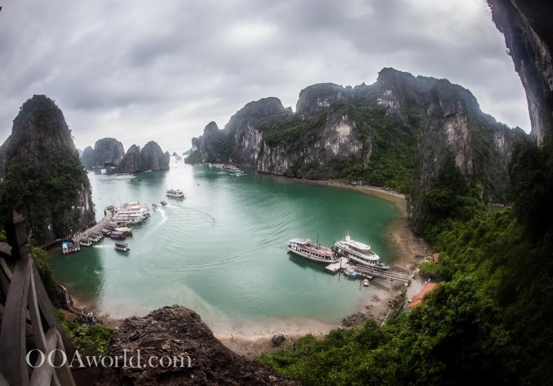 Sung Sot Viewpoint Halong Bay Vietnam Photo Ooaworld