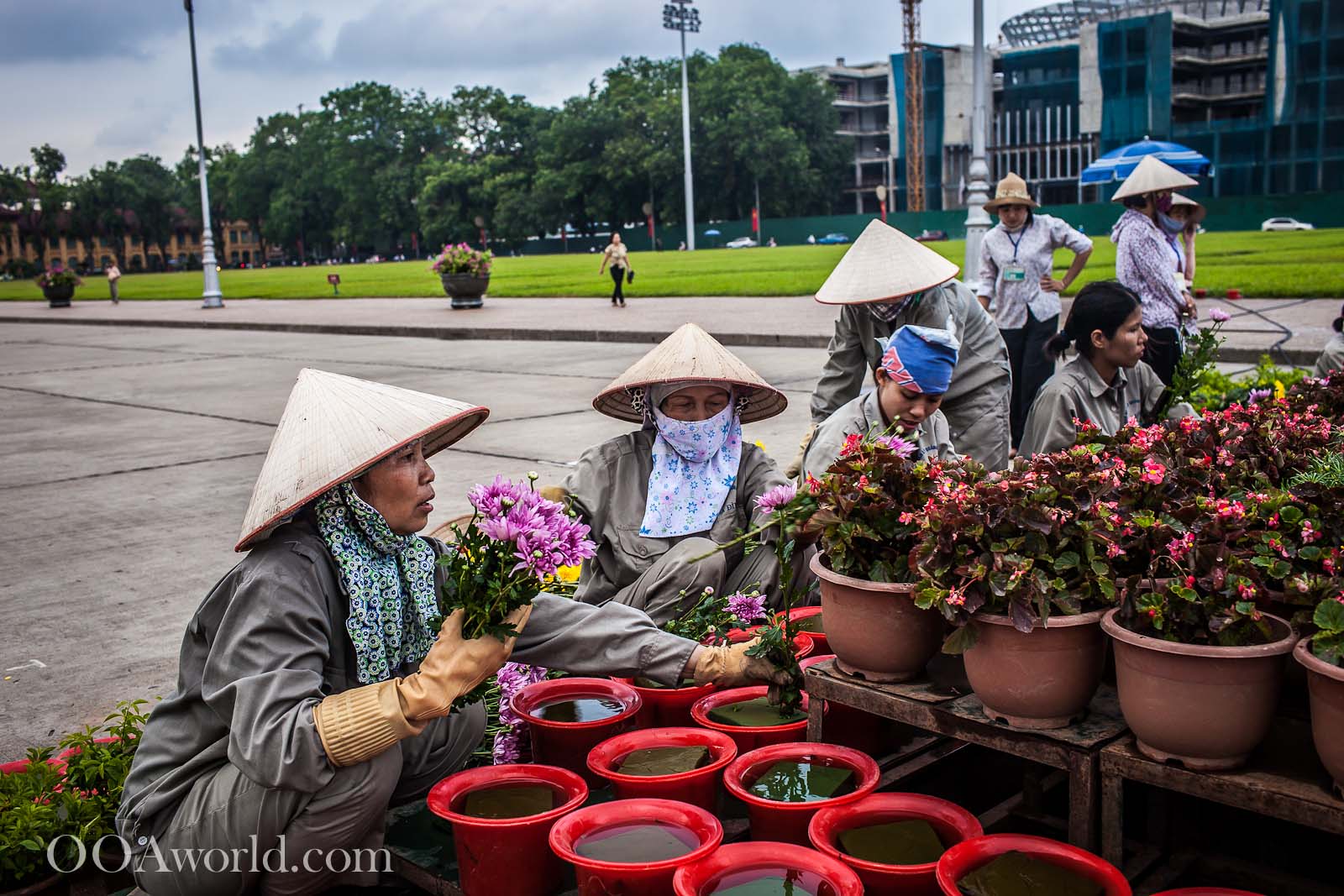 Vietnam State Workers Hanoi Photo Ooaworld