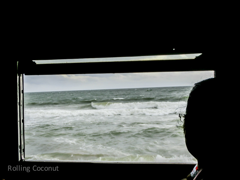 Galle Train View Ocean Sri Lanka ooaworld Rolling Coconut Photo Ooaworld