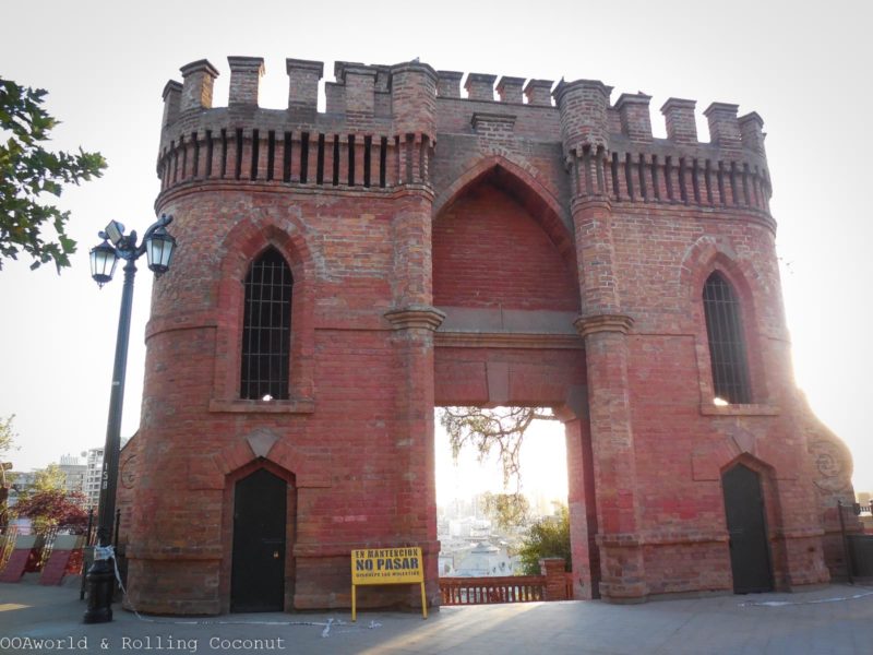 The Red, Santa Lucia, Santiago - Photo Ooaworld Rolling Coconut