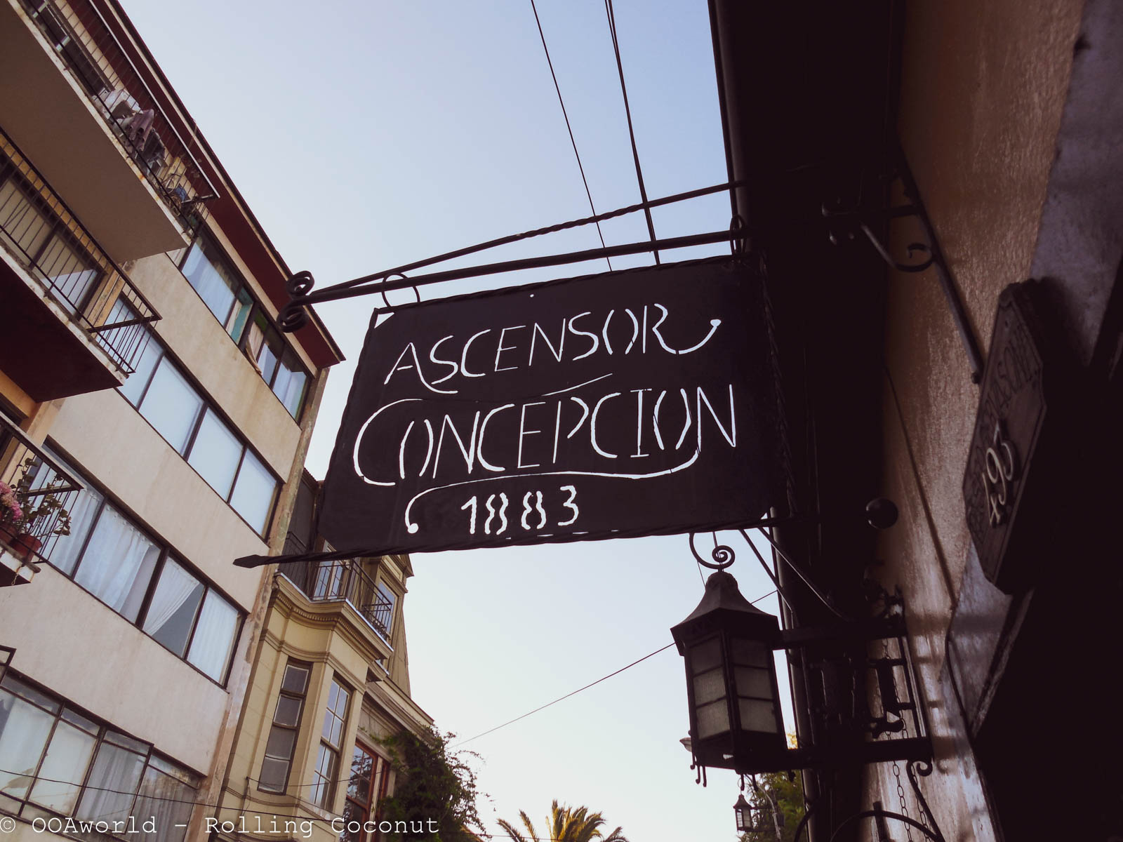 Ascensor Concepcion Station Valparaiso Chile - Photo Ooaworld Rolling Coconut