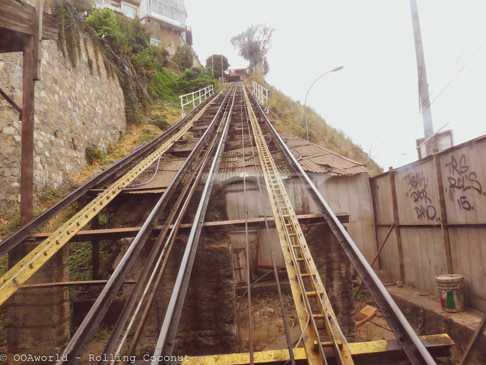 Ascensores Going Up Valparaiso Chile - Photo Ooaworld Rolling Coconut