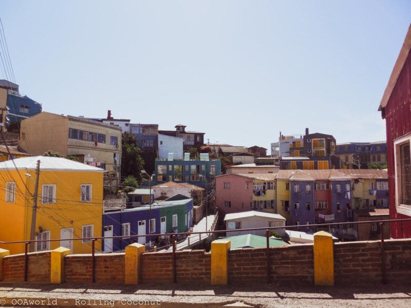 Colorful homes Valparaiso, Chile - OOAworld Rolling Coconut