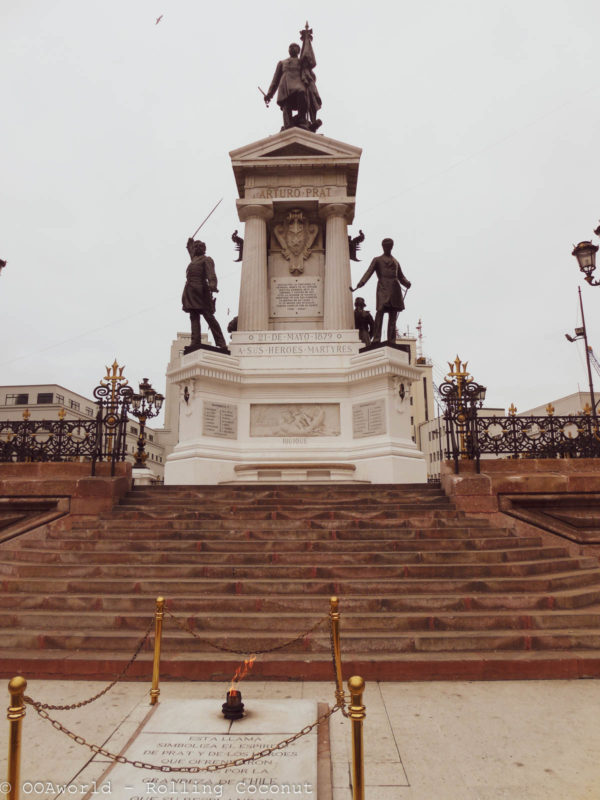 Statue Valparaiso Chile Photo Rolling Coconut Ooaworld