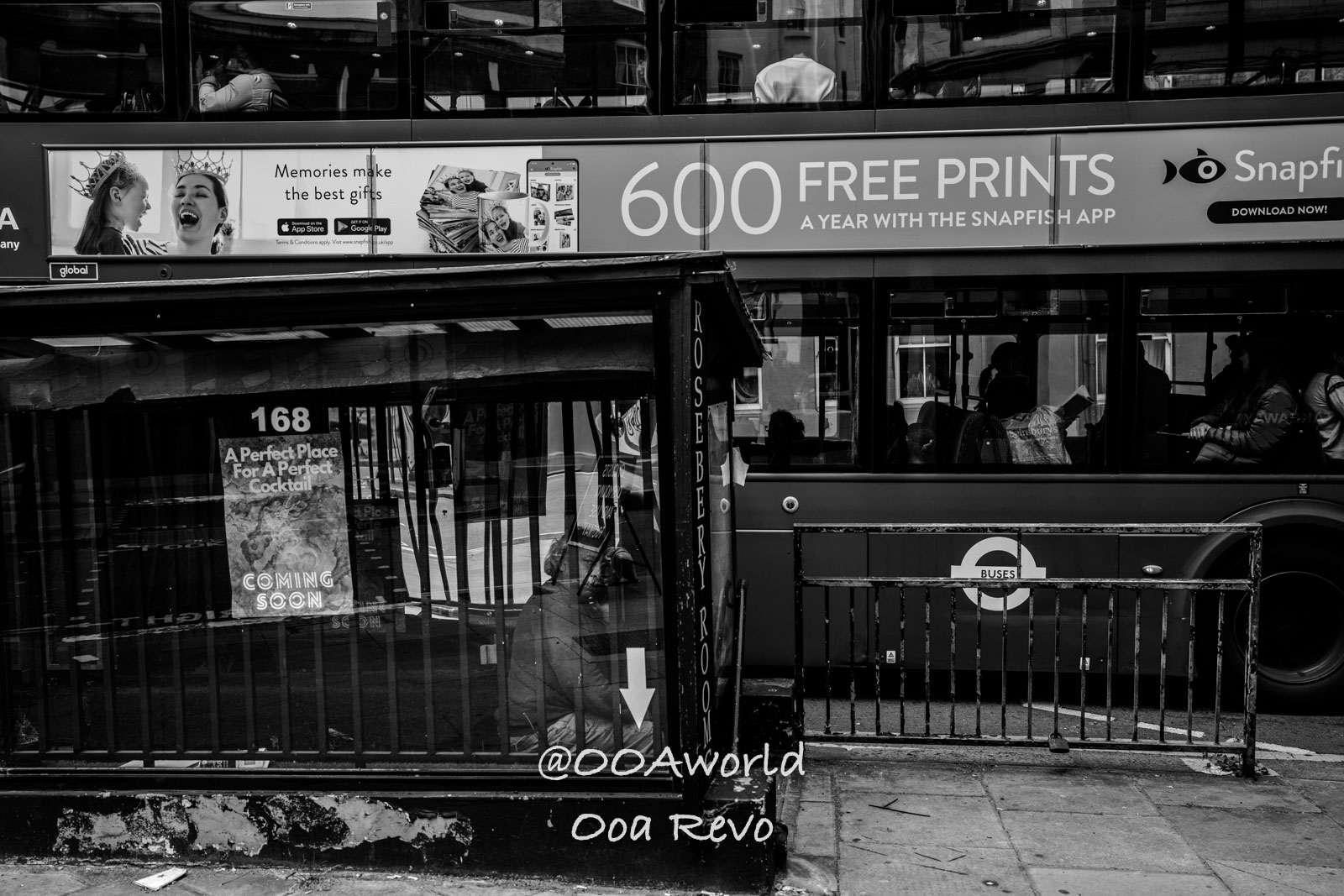 black and white city bus stop scene london Photo OOAworld black and white city bus stop scene london Photo OOAworld