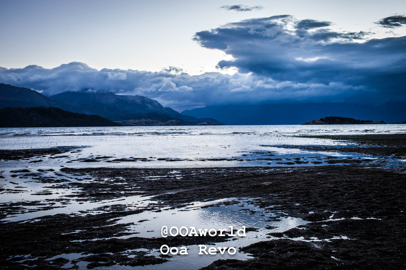 Puerto Rio Tranquilo People and Landscapes Puerto Rio Tranquilo OOAworld dramatic seascape cloudy sky Photo OOAworld