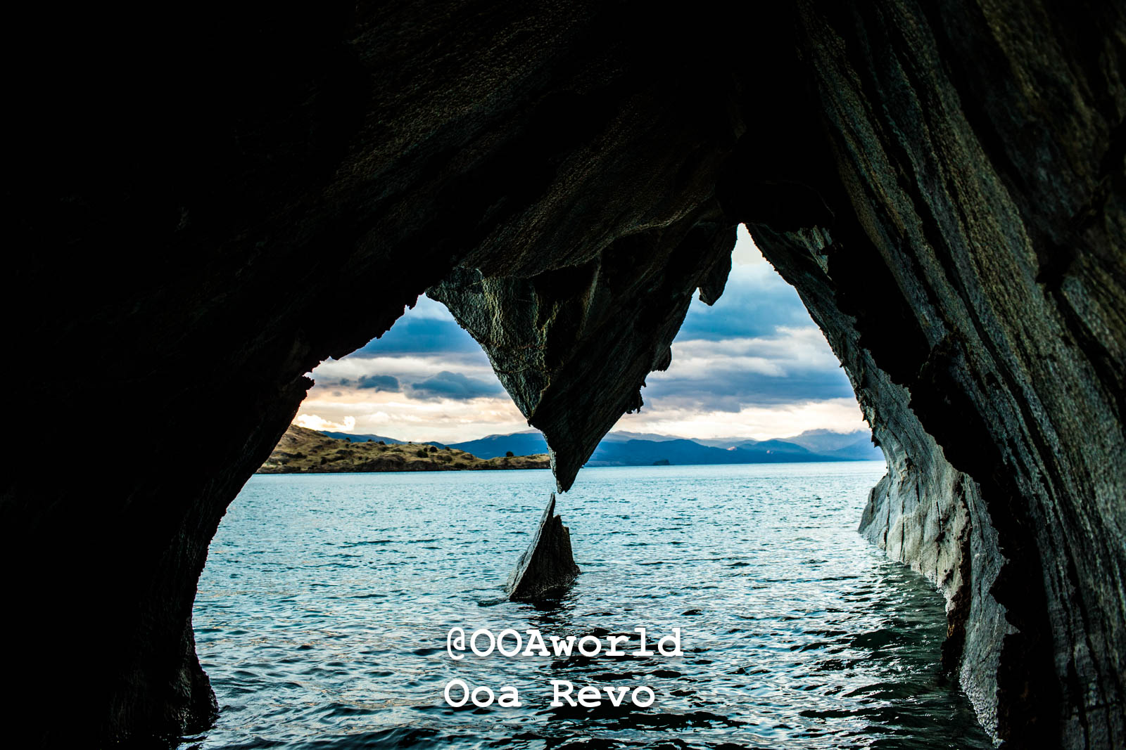 Puerto Rio Tranquilo Textures 1 Puerto Rio Tranquilo OOAworld marble cave opening over tranquil lake and mountains Photo OOAworld