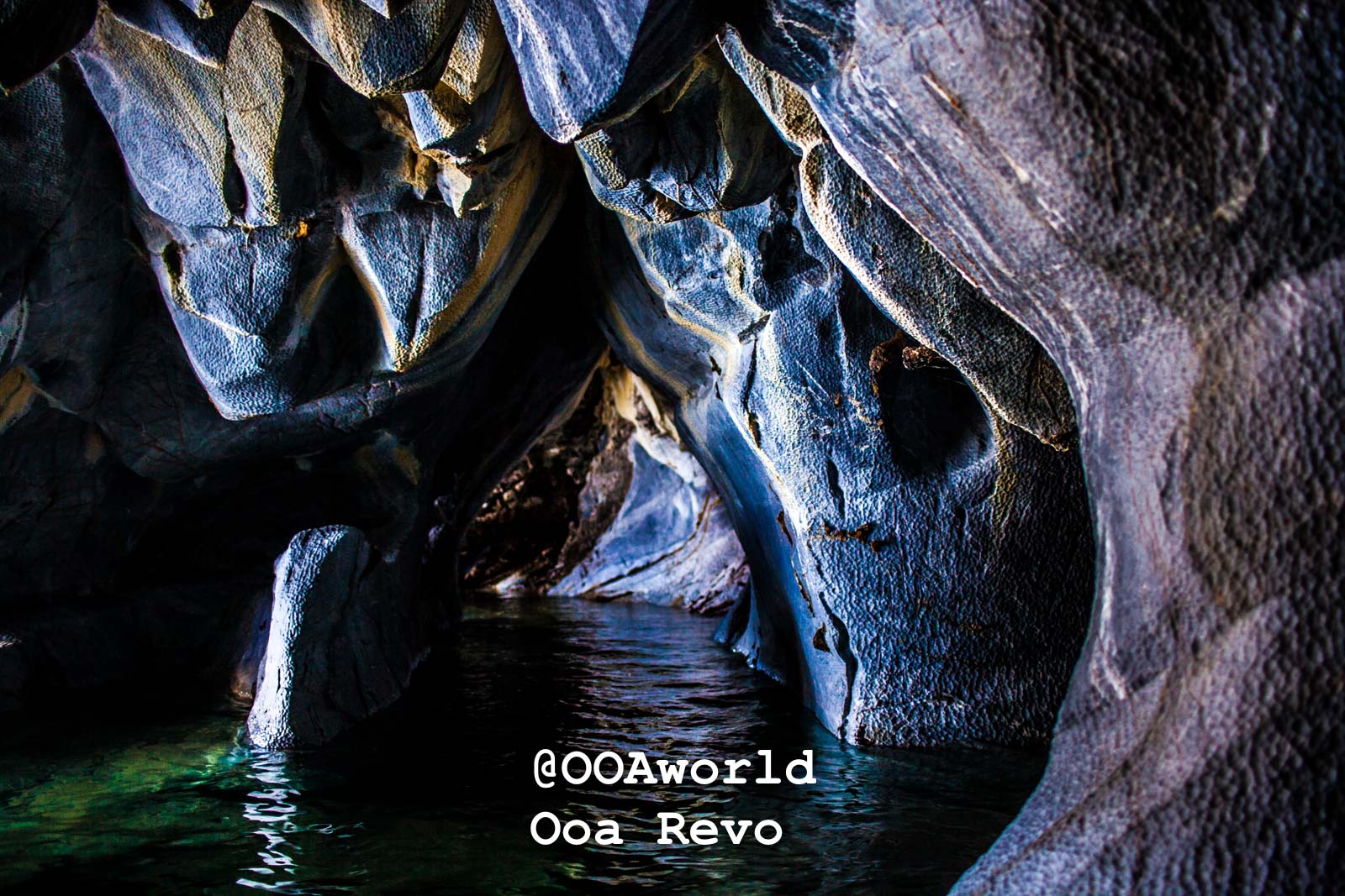 Puerto Rio Tranquilo Textures 1 Puerto Rio Tranquilo OOAworld mysterious cave water reflection Photo OOAworld