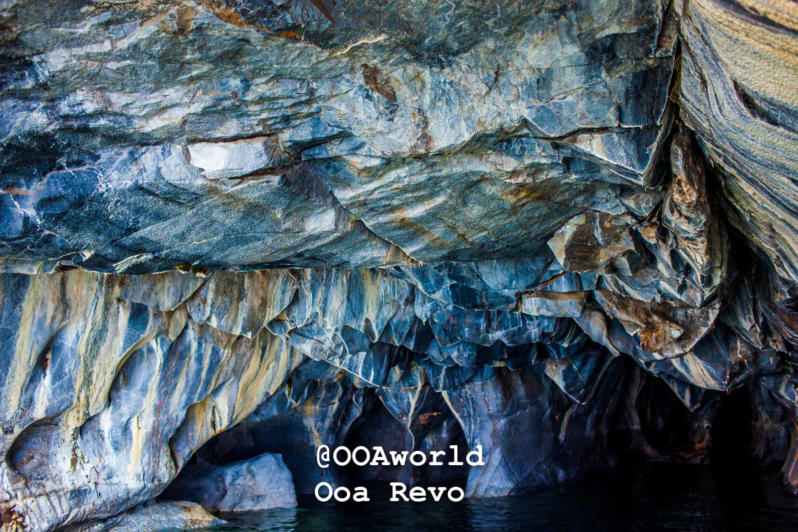 Puerto Rio Tranquilo Textures 2 Puerto Rio Tranquilo OOAworld marble cave interior with vibrant colors and textures Photo OOAworld
