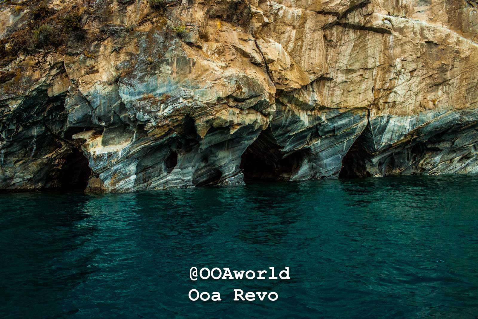 Puerto Rio Tranquilo Textures 2 Puerto Rio Tranquilo OOAworld rocky coastal cliff with turquoise waters Photo OOAworld