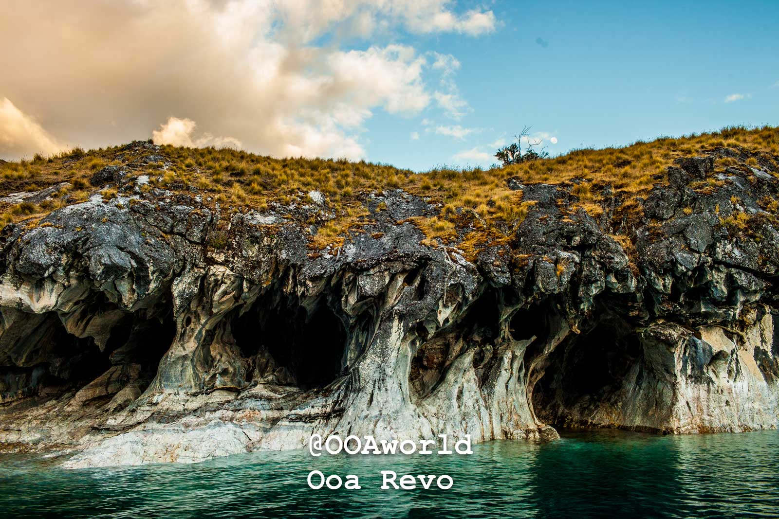Puerto Rio Tranquilo Textures 2 Puerto Rio Tranquilo OOAworld majestic rock formations by turquoise water Photo OOAworld