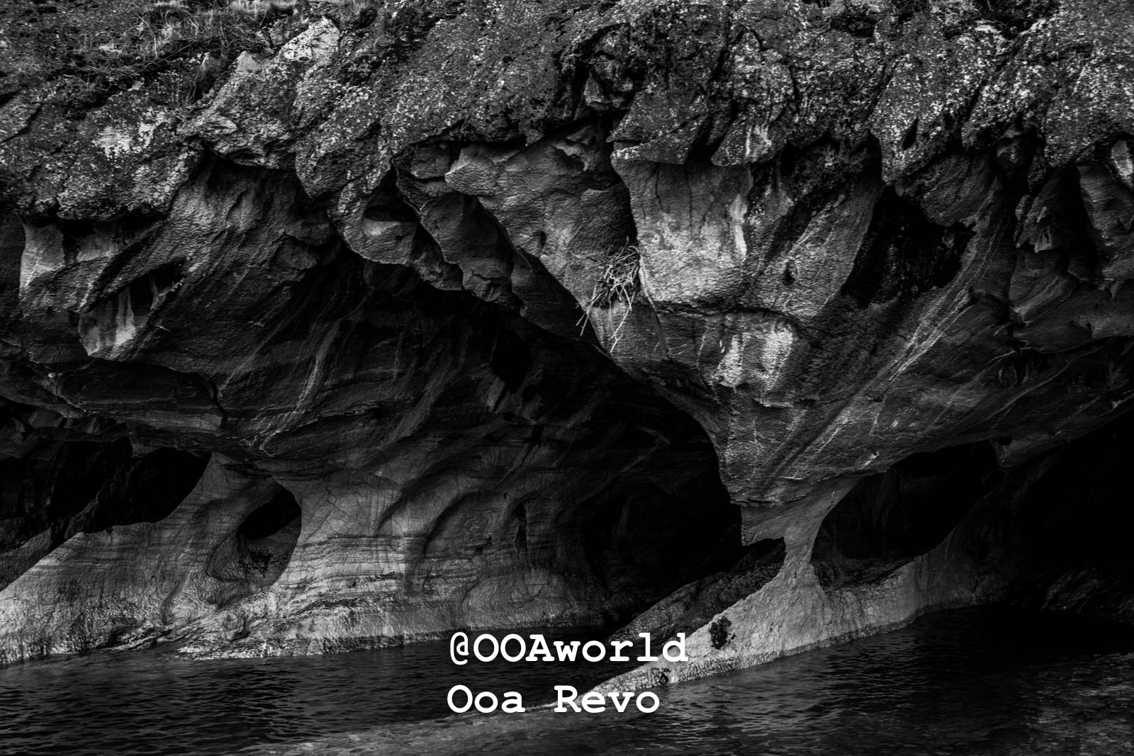 Puerto Rio Tranquilo Textures 2 Puerto Rio Tranquilo OOAworld black and white cave formation with water Photo OOAworld