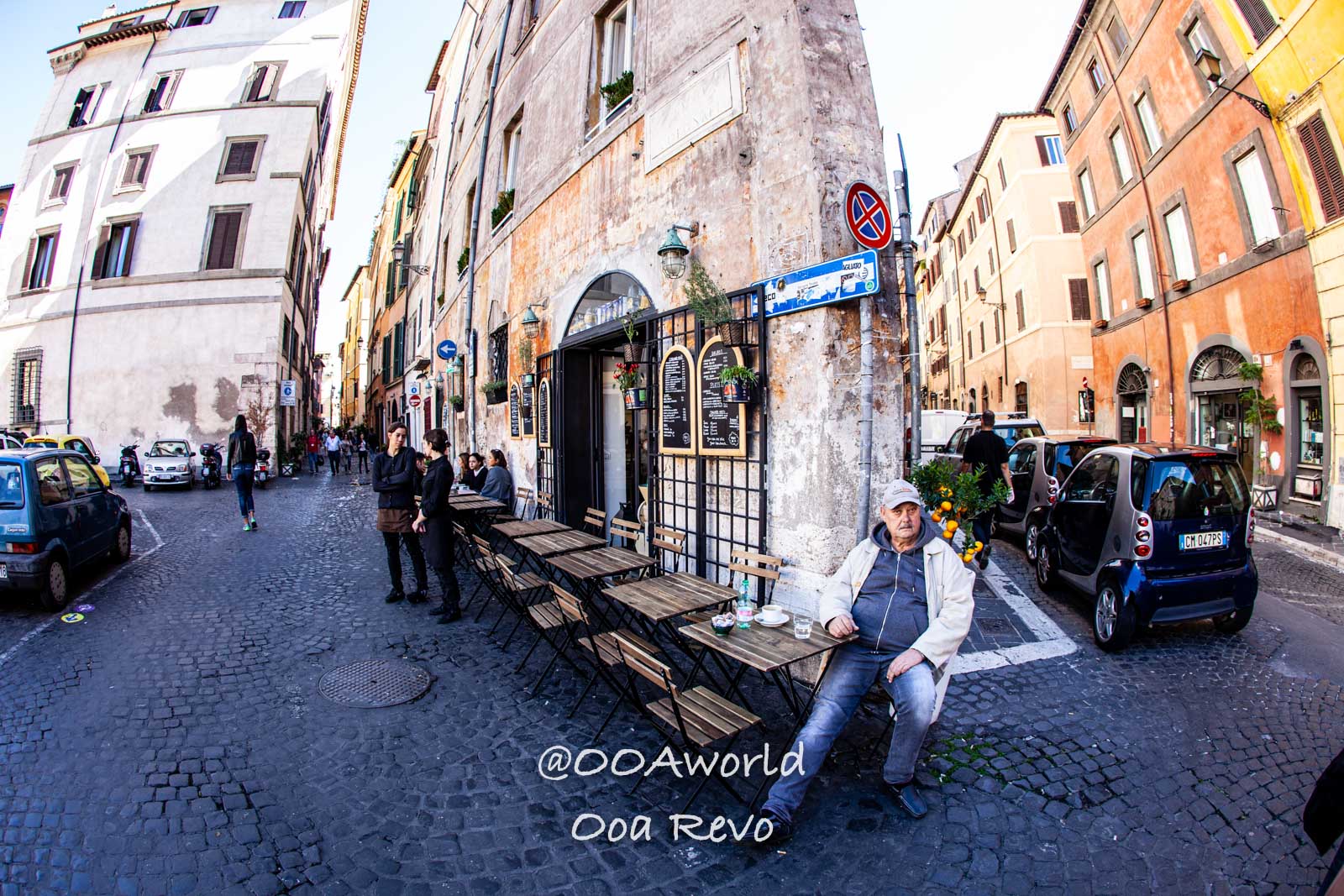 Cobblestone Street Rome Cafe City Life Photo OOAworld cobblestone street Rome outdoor cafe scene city life Photo OOAworld