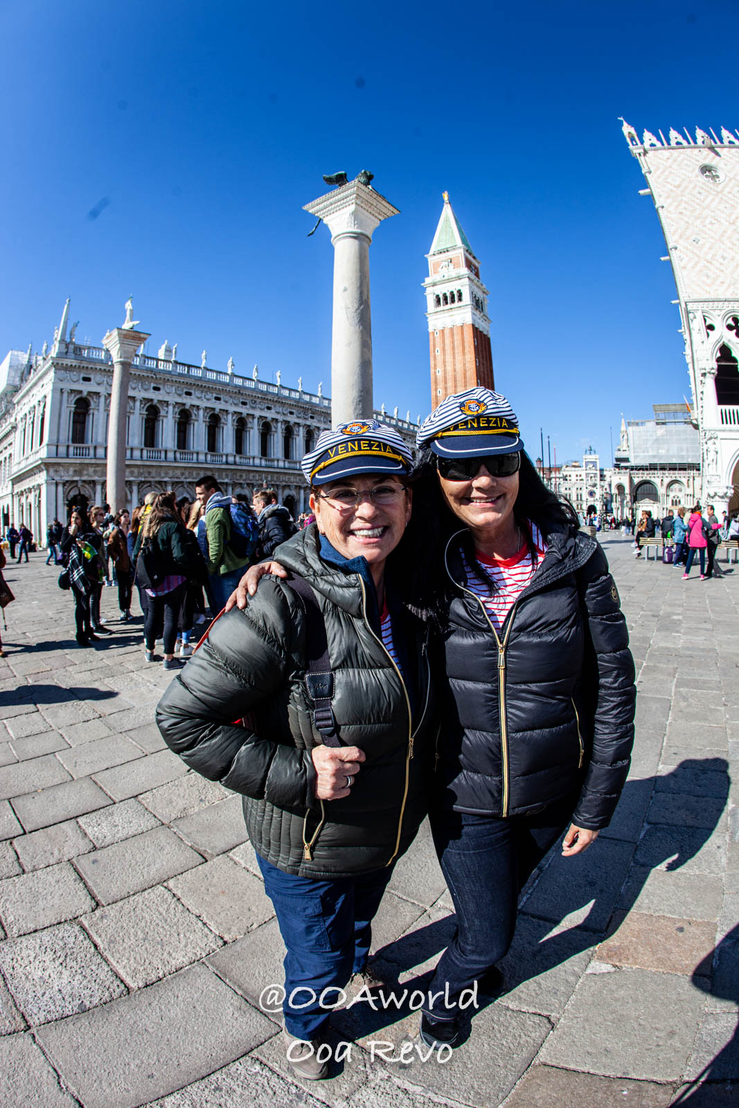 Venice Italy two women in Venice with hats St Mark's Square Photo OOAworld