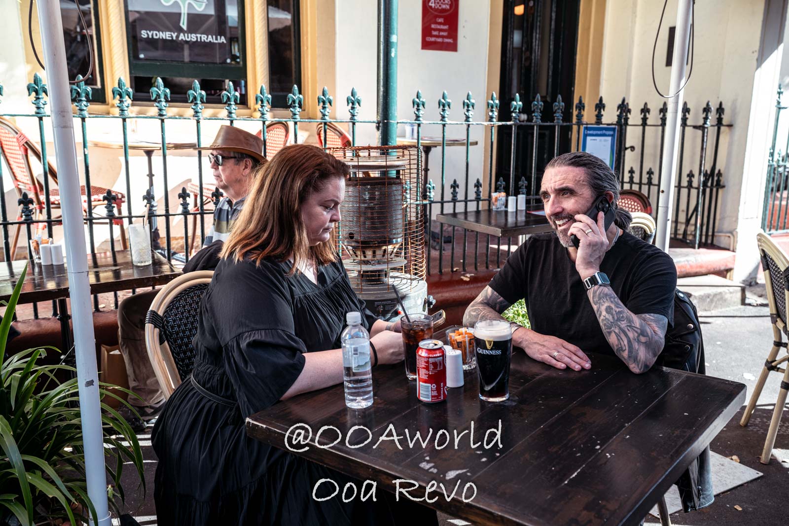outdoor cafe conversation Sydney Australia Photo OOAworld outdoor cafe conversation Sydney Australia Photo OOAworld