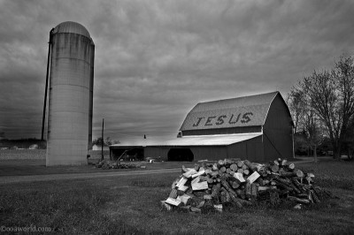 Jesus Barn Photos Midwest, stopped by Beaver for the night and woke up near it.